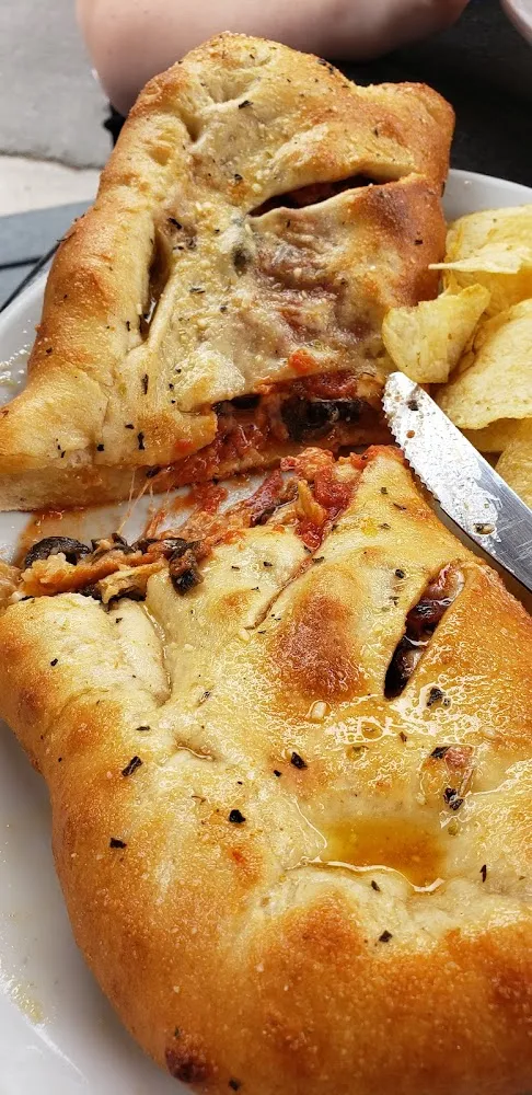 Pizza Calzone's